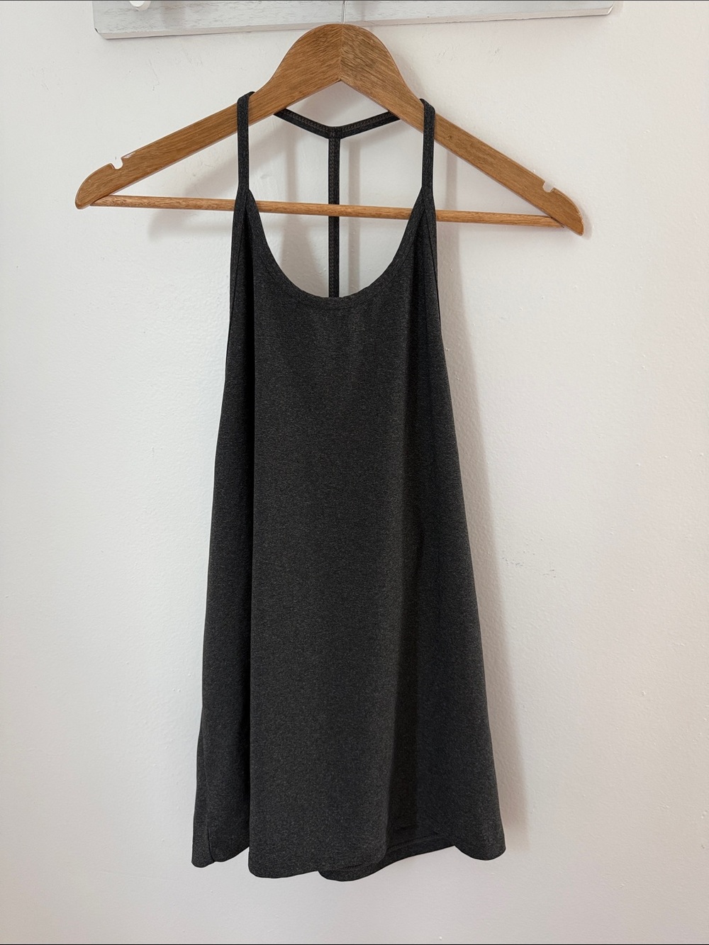 Fabletics Charcoal Heather Open Back T-Back Longline Workout Tank Top size L